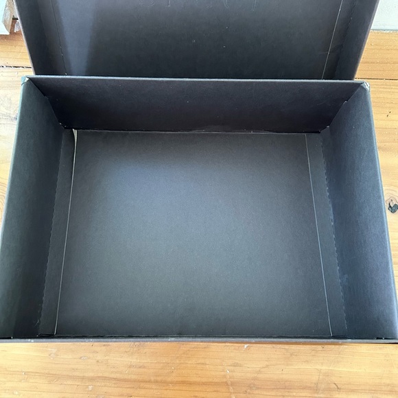 Gucci Shoe Box & Dust Bag Brown - Picture 9 of 14